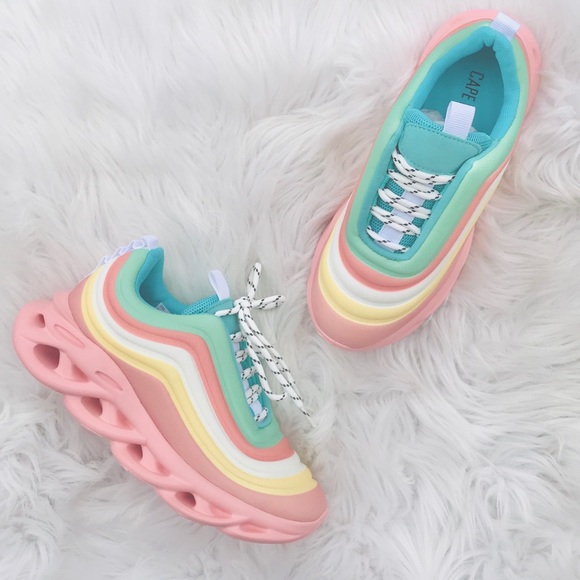 Robbin Orlando Color Block Platform Wedge Sneaker - Picture 2 of 9